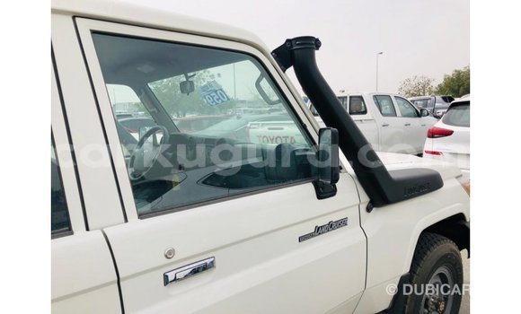 Buy Import Toyota Land Cruiser White Car in Import - Dubai in Bujumbura Buy Import Toyota Land Cruiser White Car in Import - Dubai in Bujumbura