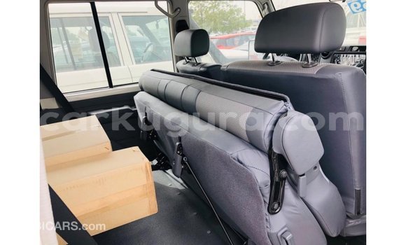 Buy Import Toyota Land Cruiser White Car in Import - Dubai in Bujumbura Buy Import Toyota Land Cruiser White Car in Import - Dubai in Bujumbura