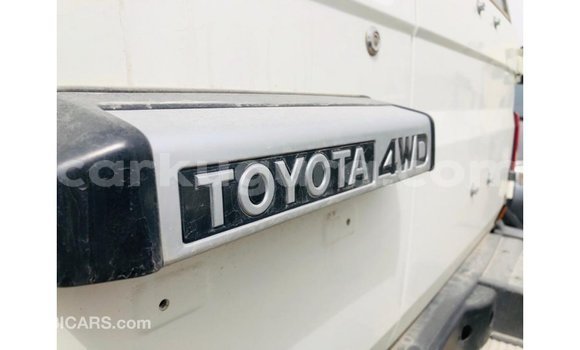 Buy Import Toyota Land Cruiser White Car in Import - Dubai in Bujumbura Buy Import Toyota Land Cruiser White Car in Import - Dubai in Bujumbura