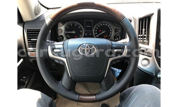 Nunua Imported Toyota Land Cruiser Nyeusi Gari ndani ya Import - Dubai nchini Bujumbura Nunua Imported Toyota Land Cruiser Nyeusi Gari ndani ya Import - Dubai nchini Bujumbura
