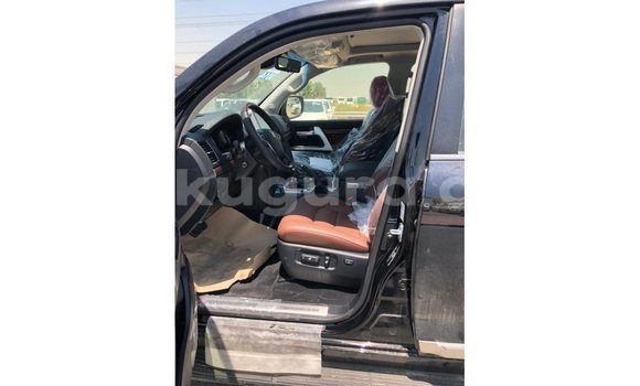 Nunua Imported Toyota Land Cruiser Nyeusi Gari ndani ya Import - Dubai nchini Bujumbura Nunua Imported Toyota Land Cruiser Nyeusi Gari ndani ya Import - Dubai nchini Bujumbura