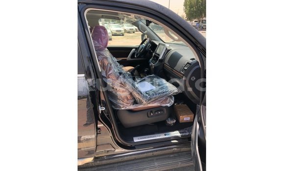 Nunua Imported Toyota Land Cruiser Nyeusi Gari ndani ya Import - Dubai nchini Bujumbura Nunua Imported Toyota Land Cruiser Nyeusi Gari ndani ya Import - Dubai nchini Bujumbura