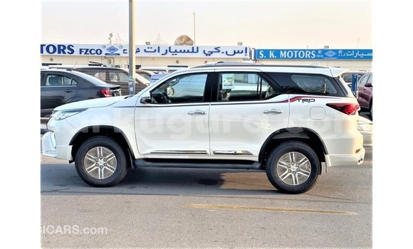 Buy Import Toyota Fortuner White Car in Import - Dubai in Bujumbura Buy Import Toyota Fortuner White Car in Import - Dubai in Bujumbura