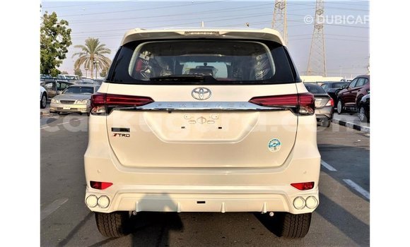 Buy Import Toyota Fortuner White Car in Import - Dubai in Bujumbura Buy Import Toyota Fortuner White Car in Import - Dubai in Bujumbura