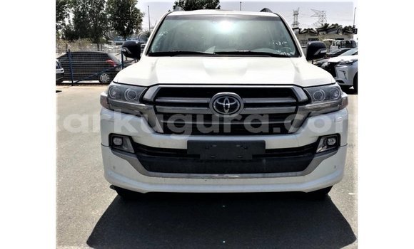 Acheter Import Voiture Toyota Land Cruiser Blanc à Import - Dubai, Bujumbura