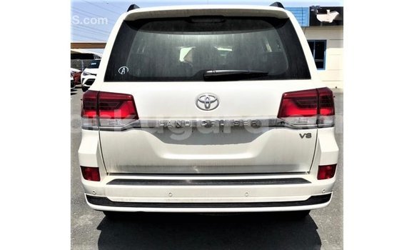 Buy Import Toyota Land Cruiser White Car in Import - Dubai in Bujumbura Buy Import Toyota Land Cruiser White Car in Import - Dubai in Bujumbura