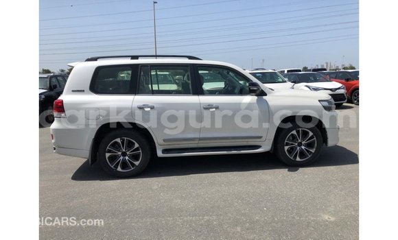 Buy Import Toyota Land Cruiser White Car in Import - Dubai in Bujumbura Buy Import Toyota Land Cruiser White Car in Import - Dubai in Bujumbura