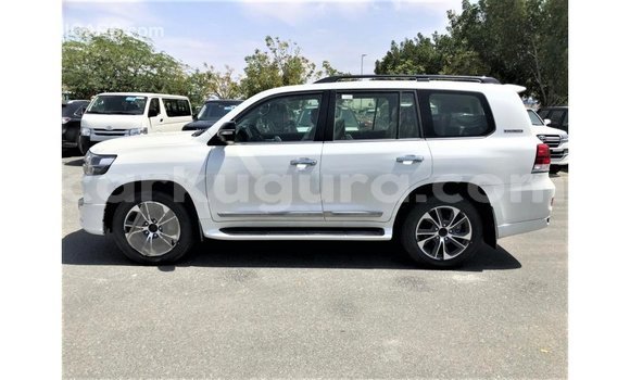 Buy Import Toyota Land Cruiser White Car in Import - Dubai in Bujumbura Buy Import Toyota Land Cruiser White Car in Import - Dubai in Bujumbura