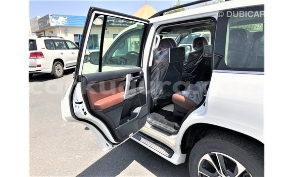 Buy Import Toyota Land Cruiser White Car in Import - Dubai in Bujumbura Buy Import Toyota Land Cruiser White Car in Import - Dubai in Bujumbura