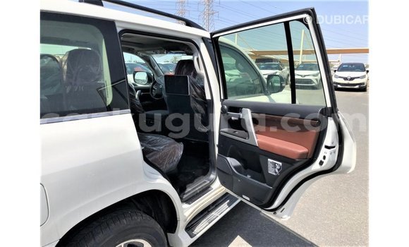 Buy Import Toyota Land Cruiser White Car in Import - Dubai in Bujumbura Buy Import Toyota Land Cruiser White Car in Import - Dubai in Bujumbura