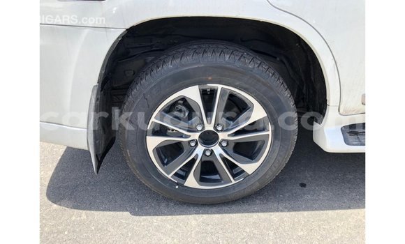 Buy Import Toyota Land Cruiser White Car in Import - Dubai in Bujumbura Buy Import Toyota Land Cruiser White Car in Import - Dubai in Bujumbura