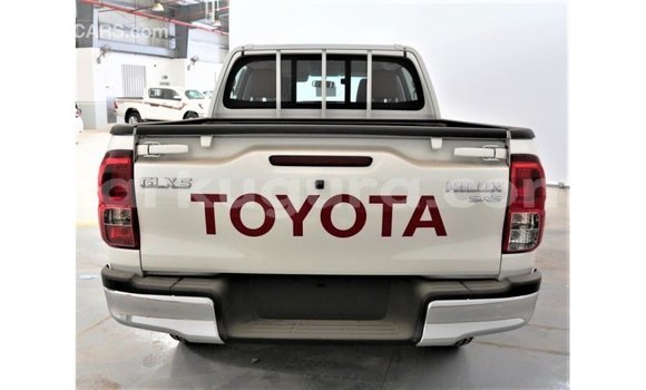 Buy Import Toyota Hilux White Car in Import - Dubai in Bujumbura Buy Import Toyota Hilux White Car in Import - Dubai in Bujumbura