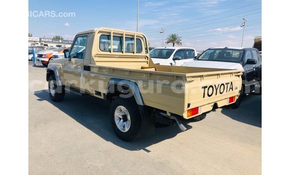 Acheter Import Voiture Toyota Land Cruiser Beige à Import - Dubai, Bujumbura Acheter Import Voiture Toyota Land Cruiser Beige à Import - Dubai, Bujumbura