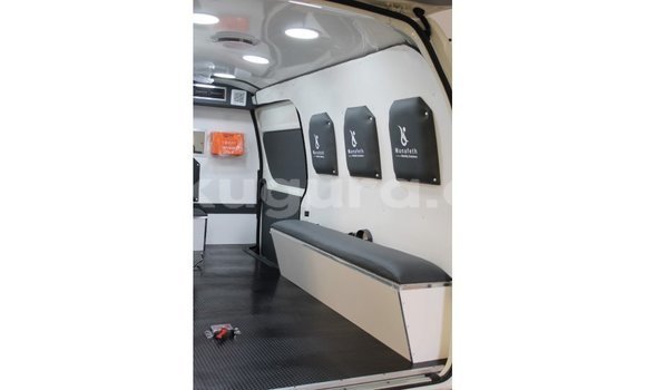 Nunua Imported Toyota Hiace Nyeupe Gari ndani ya Import - Dubai nchini Bujumbura Nunua Imported Toyota Hiace Nyeupe Gari ndani ya Import - Dubai nchini Bujumbura