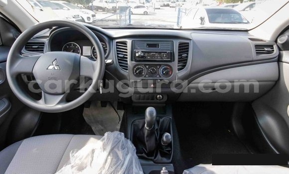 Acheter Import Voiture Mitsubishi L200 Blanc à Import - Dubai, Bujumbura Acheter Import Voiture Mitsubishi L200 Blanc à Import - Dubai, Bujumbura