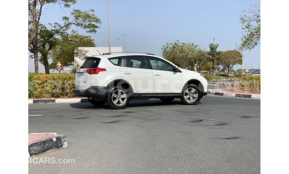 Nunua Imported Toyota 4Runner Nyeupe Gari ndani ya Import - Dubai nchini Bujumbura Nunua Imported Toyota 4Runner Nyeupe Gari ndani ya Import - Dubai nchini Bujumbura