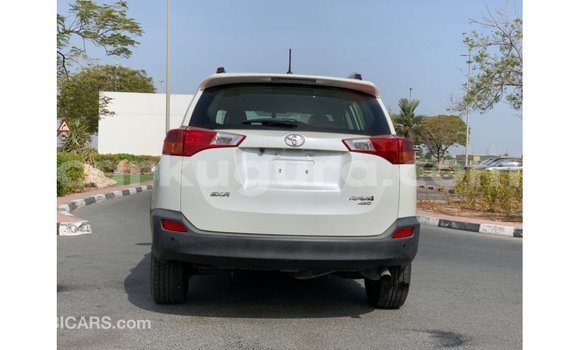 Nunua Imported Toyota 4Runner Nyeupe Gari ndani ya Import - Dubai nchini Bujumbura Nunua Imported Toyota 4Runner Nyeupe Gari ndani ya Import - Dubai nchini Bujumbura