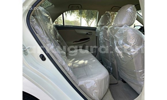 Nunua Imported Toyota Corolla Nyeupe Gari ndani ya Import - Dubai nchini Bujumbura Nunua Imported Toyota Corolla Nyeupe Gari ndani ya Import - Dubai nchini Bujumbura