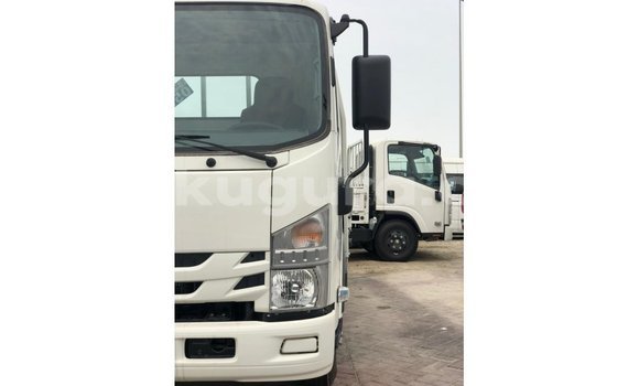 Buy Import Isuzu D–max White Truck in Import - Dubai in Bujumbura Buy Import Isuzu D–max White Truck in Import - Dubai in Bujumbura