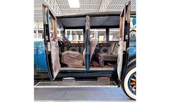 Buy Import Buick Electra Blue Car in Import - Dubai in Bujumbura Buy Import Buick Electra Blue Car in Import - Dubai in Bujumbura