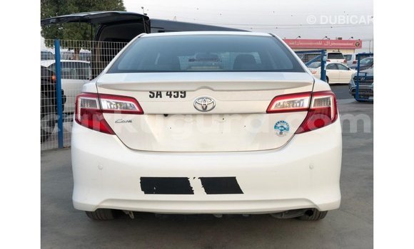 Acheter Import Voiture Toyota Camry Blanc à Import - Dubai, Bujumbura Acheter Import Voiture Toyota Camry Blanc à Import - Dubai, Bujumbura