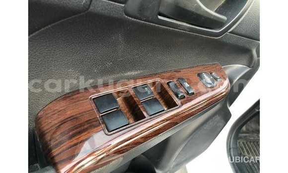 Acheter Import Voiture Toyota Camry Blanc à Import - Dubai, Bujumbura Acheter Import Voiture Toyota Camry Blanc à Import - Dubai, Bujumbura