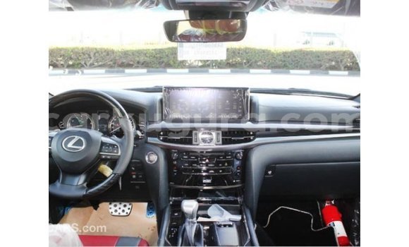 Acheter Import Voiture Lexus LX Blanc à Import - Dubai, Bujumbura