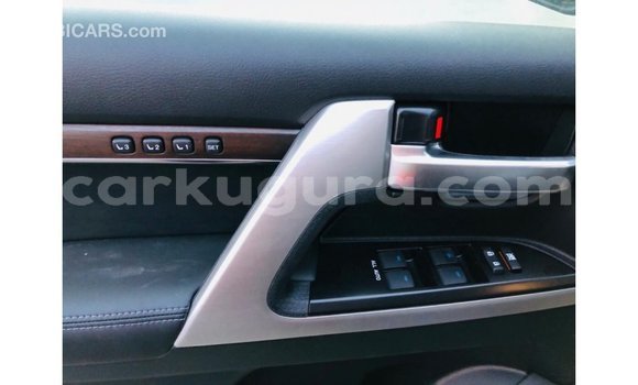 Acheter Import Voiture Toyota Land Cruiser Noir à Import - Dubai, Bujumbura Acheter Import Voiture Toyota Land Cruiser Noir à Import - Dubai, Bujumbura