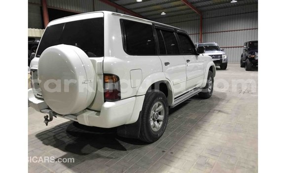 Nunua Imported Nissan Patrol Nyeupe Gari ndani ya Import - Dubai nchini Bujumbura Nunua Imported Nissan Patrol Nyeupe Gari ndani ya Import - Dubai nchini Bujumbura