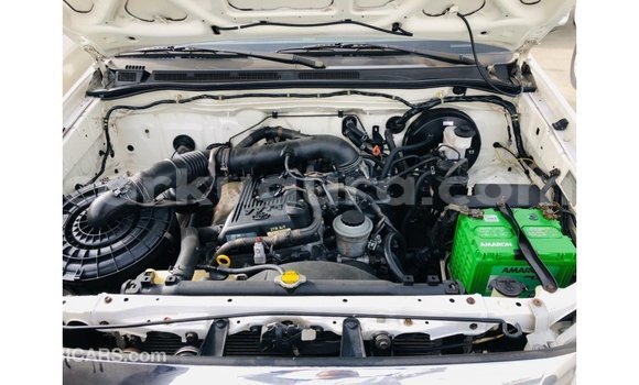 Acheter Import Voiture Toyota Fortuner Blanc à Import - Dubai, Bujumbura Acheter Import Voiture Toyota Fortuner Blanc à Import - Dubai, Bujumbura