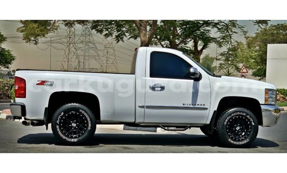 Buy Import Chevrolet Silverado White Car in Import - Dubai in Bujumbura Buy Import Chevrolet Silverado White Car in Import - Dubai in Bujumbura