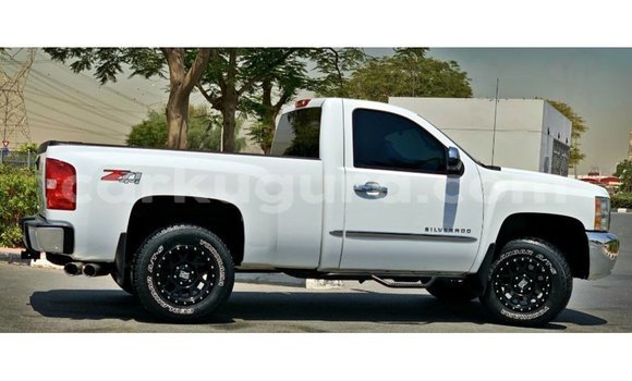 Buy Import Chevrolet Silverado White Car in Import - Dubai in Bujumbura Buy Import Chevrolet Silverado White Car in Import - Dubai in Bujumbura