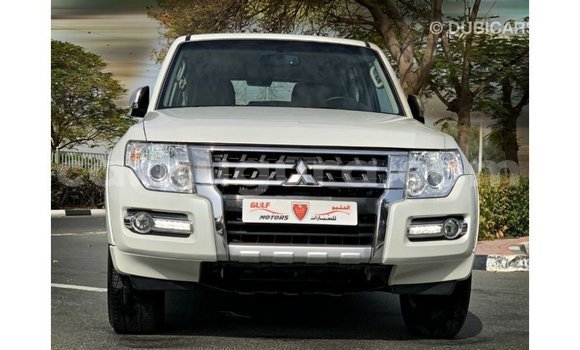 Nunua Imported Mitsubishi Pajero Nyeupe Gari ndani ya Import - Dubai nchini Bujumbura Nunua Imported Mitsubishi Pajero Nyeupe Gari ndani ya Import - Dubai nchini Bujumbura