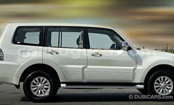 Nunua Imported Mitsubishi Pajero Nyeupe Gari ndani ya Import - Dubai nchini Bujumbura Nunua Imported Mitsubishi Pajero Nyeupe Gari ndani ya Import - Dubai nchini Bujumbura