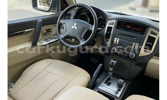 Nunua Imported Mitsubishi Pajero Nyeupe Gari ndani ya Import - Dubai nchini Bujumbura Nunua Imported Mitsubishi Pajero Nyeupe Gari ndani ya Import - Dubai nchini Bujumbura