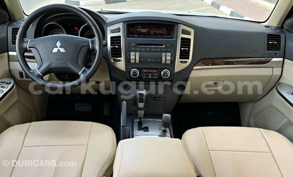 Nunua Imported Mitsubishi Pajero Nyeupe Gari ndani ya Import - Dubai nchini Bujumbura Nunua Imported Mitsubishi Pajero Nyeupe Gari ndani ya Import - Dubai nchini Bujumbura