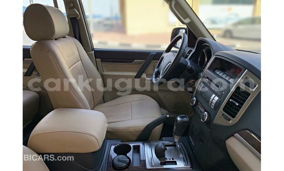 Nunua Imported Mitsubishi Pajero Nyeupe Gari ndani ya Import - Dubai nchini Bujumbura Nunua Imported Mitsubishi Pajero Nyeupe Gari ndani ya Import - Dubai nchini Bujumbura