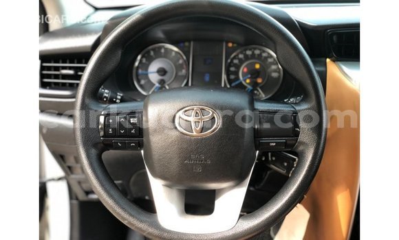 Acheter Import Voiture Toyota Fortuner Blanc à Import - Dubai, Bujumbura Acheter Import Voiture Toyota Fortuner Blanc à Import - Dubai, Bujumbura