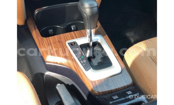 Acheter Import Voiture Toyota Fortuner Blanc à Import - Dubai, Bujumbura Acheter Import Voiture Toyota Fortuner Blanc à Import - Dubai, Bujumbura