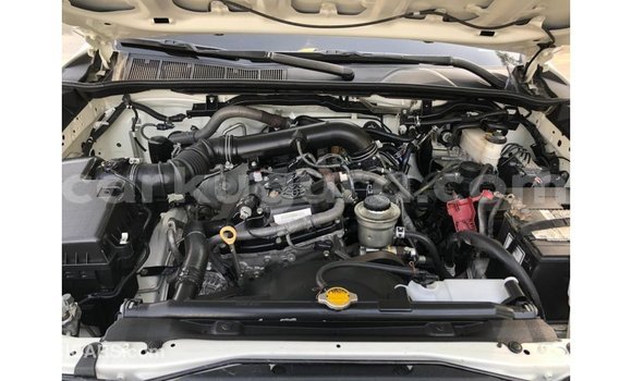 Acheter Import Voiture Toyota Fortuner Blanc à Import - Dubai, Bujumbura Acheter Import Voiture Toyota Fortuner Blanc à Import - Dubai, Bujumbura