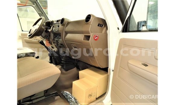 Buy Import Toyota Land Cruiser White Car in Import - Dubai in Bujumbura Buy Import Toyota Land Cruiser White Car in Import - Dubai in Bujumbura