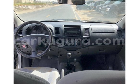 Buy Import Toyota Hilux White Car in Import - Dubai in Bujumbura Buy Import Toyota Hilux White Car in Import - Dubai in Bujumbura