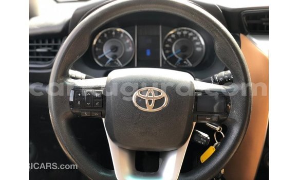 Acheter Import Voiture Toyota Fortuner Blanc à Import - Dubai, Bujumbura Acheter Import Voiture Toyota Fortuner Blanc à Import - Dubai, Bujumbura