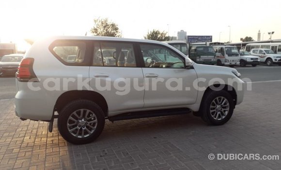 Acheter Import Voiture Toyota Prado Blanc à Import - Dubai, Bujumbura Acheter Import Voiture Toyota Prado Blanc à Import - Dubai, Bujumbura