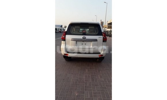 Acheter Import Voiture Toyota Prado Blanc à Import - Dubai, Bujumbura Acheter Import Voiture Toyota Prado Blanc à Import - Dubai, Bujumbura
