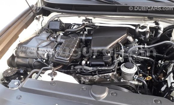 Acheter Import Voiture Toyota Prado Blanc à Import - Dubai, Bujumbura Acheter Import Voiture Toyota Prado Blanc à Import - Dubai, Bujumbura