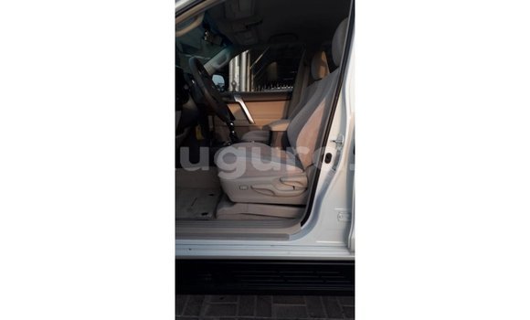 Acheter Import Voiture Toyota Prado Blanc à Import - Dubai, Bujumbura Acheter Import Voiture Toyota Prado Blanc à Import - Dubai, Bujumbura