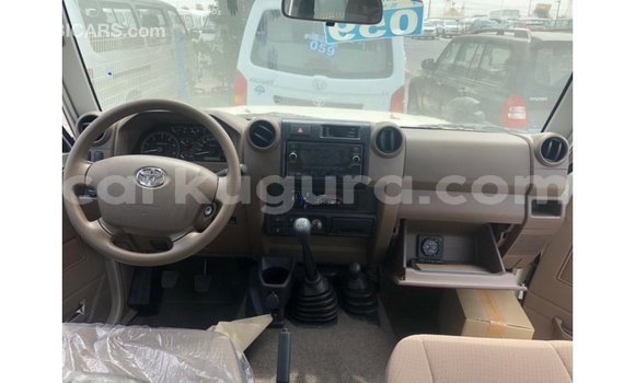 Buy Import Toyota Land Cruiser Other Car in Import - Dubai in Bujumbura Buy Import Toyota Land Cruiser Other Car in Import - Dubai in Bujumbura
