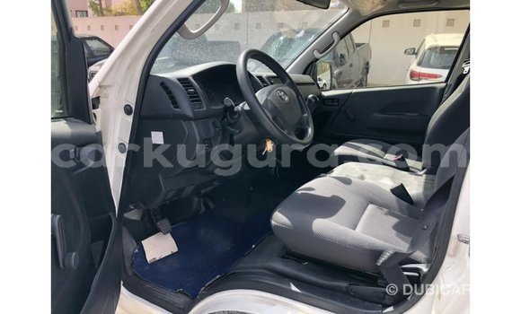 Nunua Imported Toyota Hiace Nyeupe Gari ndani ya Import - Dubai nchini Bujumbura Nunua Imported Toyota Hiace Nyeupe Gari ndani ya Import - Dubai nchini Bujumbura