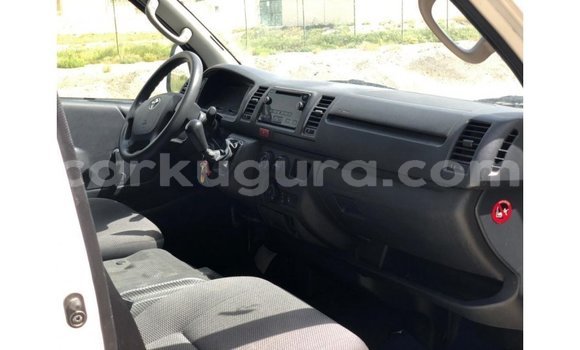 Nunua Imported Toyota Hiace Nyeupe Gari ndani ya Import - Dubai nchini Bujumbura Nunua Imported Toyota Hiace Nyeupe Gari ndani ya Import - Dubai nchini Bujumbura